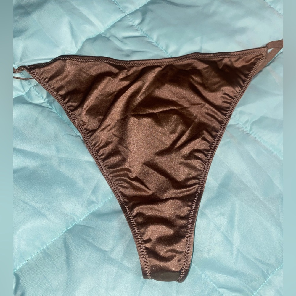 NWT SKIMS THONG